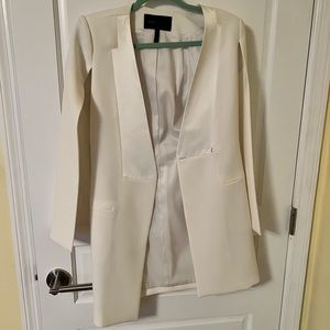 White BCBG blazer sleeveless